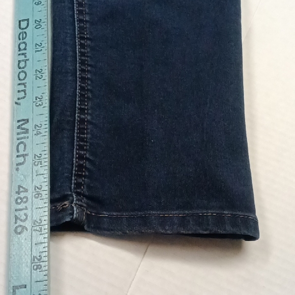 Women's Lee Easy Fit Jeans - Picture 9 of 12